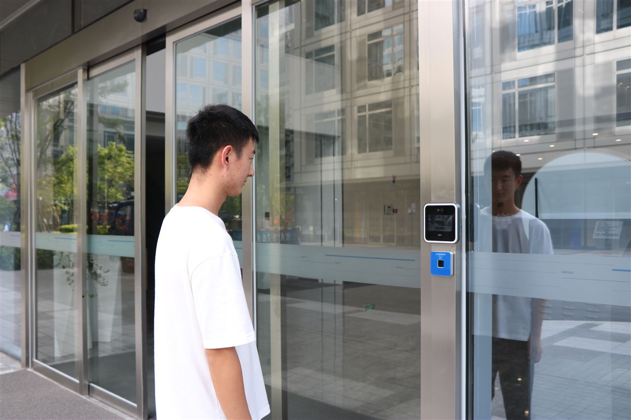 魔點(diǎn)D2智能人臉考勤門(mén)禁機(jī) AI賦能下的企業(yè)智慧門(mén)禁新標(biāo)桿